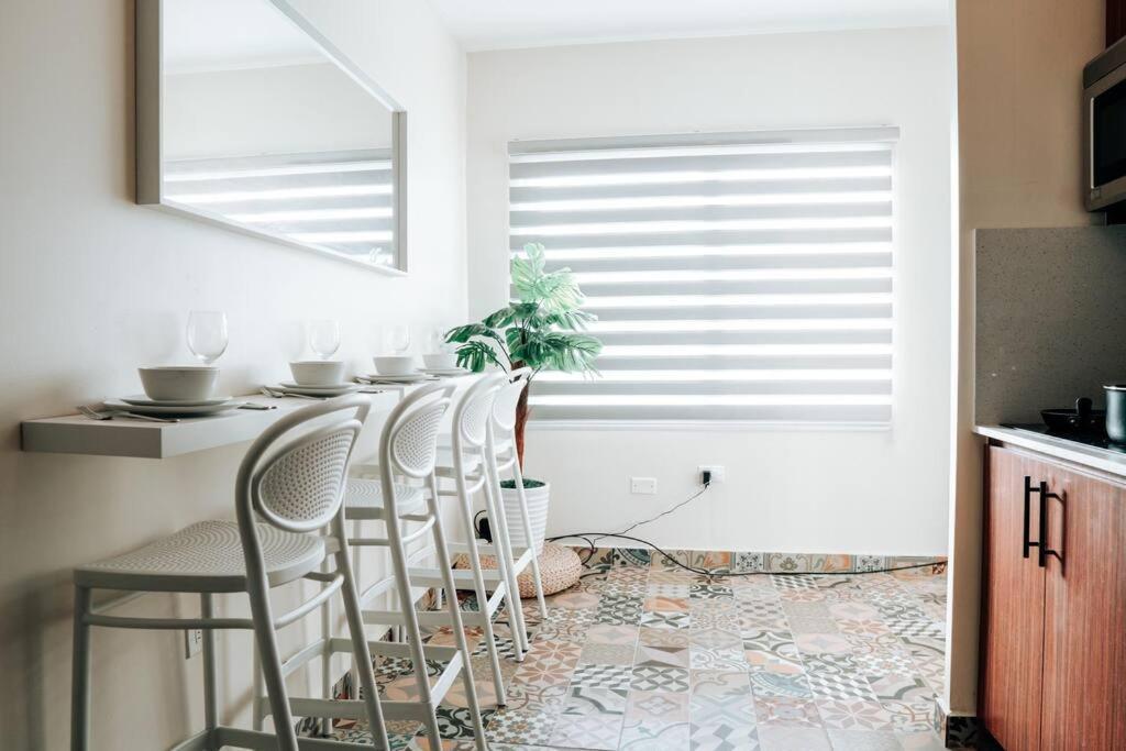 Comfy & Bright Apt @ Calle Loiza - Walk To Beach / Calle Loiza Abajo -N Apartment San Juan Bagian luar foto